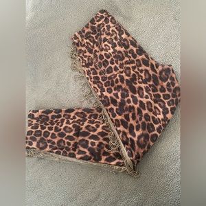 Size 8 western skinny jeans(bundle 3 for $8)